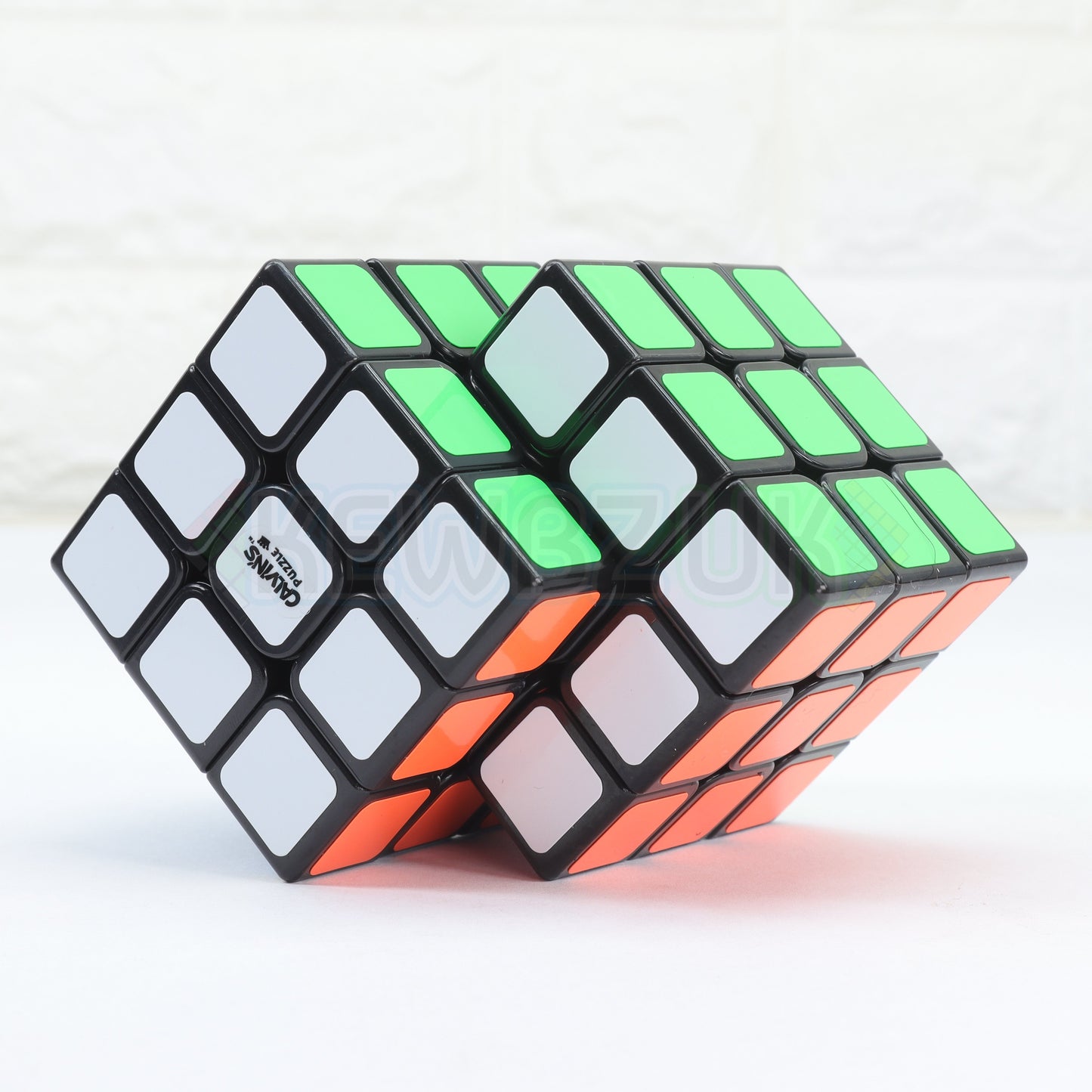 Double Cube III de Calvin
