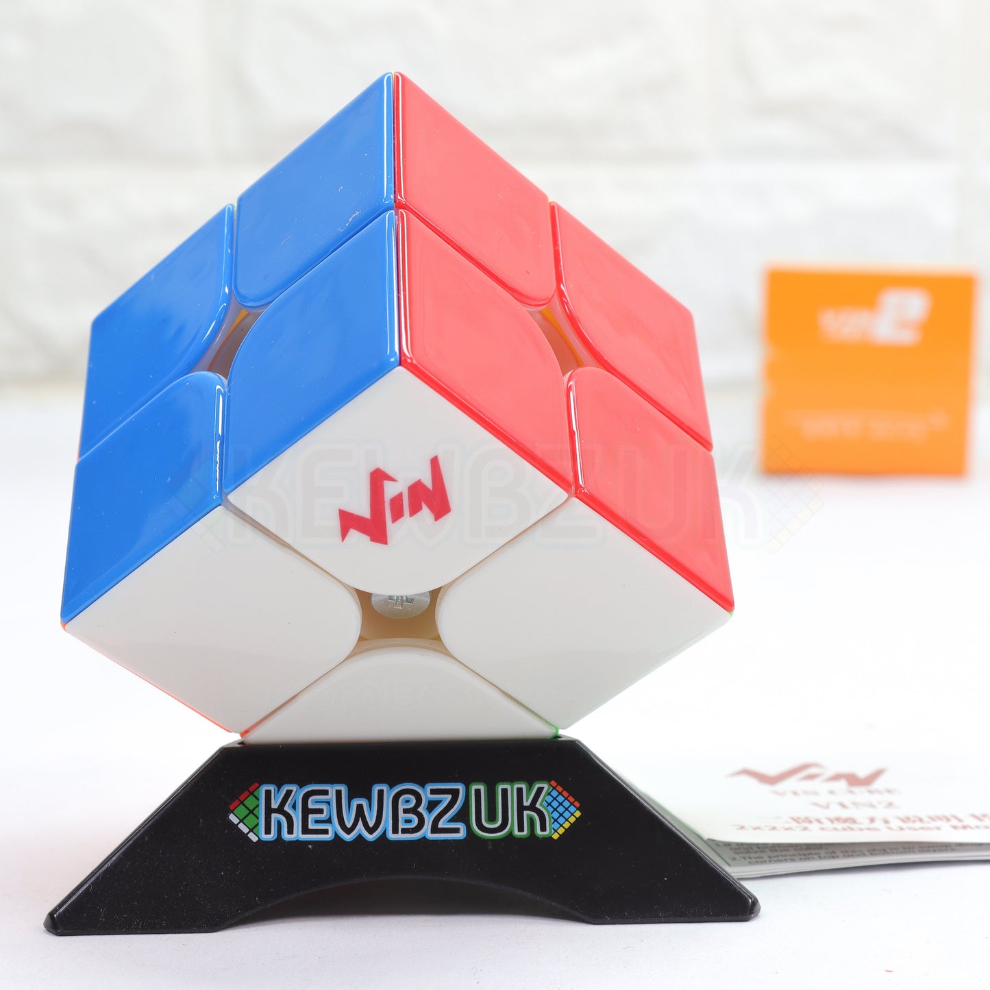 VIN Cube 2x2 (Magnétique, UV, Ball-Core)