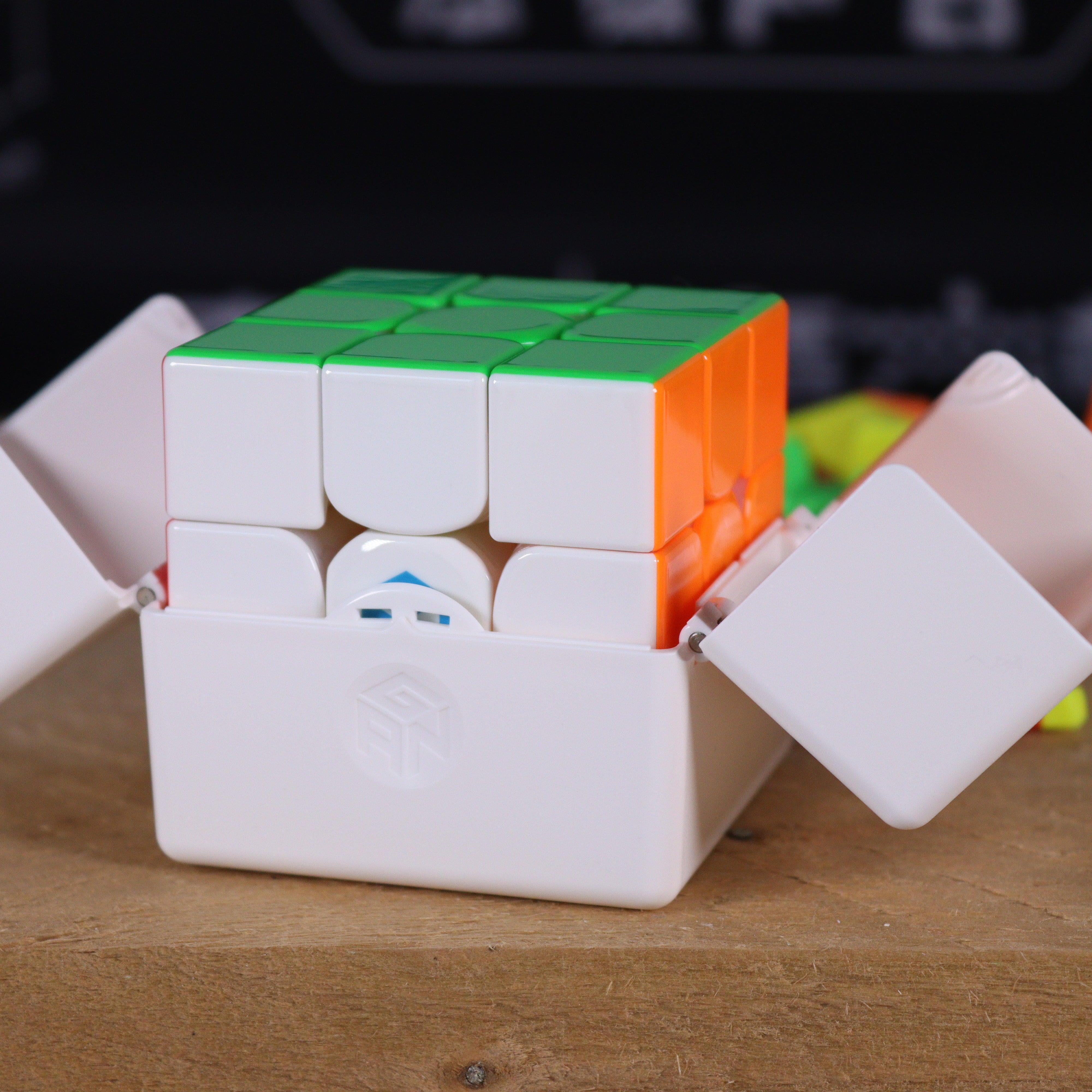 GAN 11 Pro (Magnetic, UV, Ball-Core)